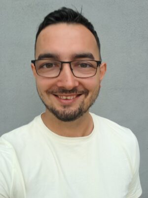 20240614_084514-scaled-300x400 O mnie